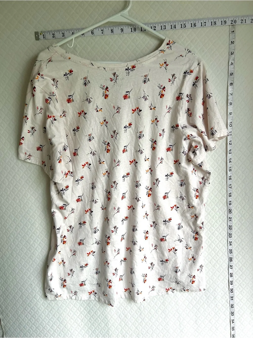 Penningtons Cream V-Neck Short Sleeve Top with Red & Navy Floral Print - Picture 4 of 4